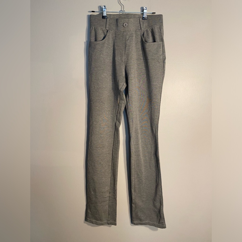 Item 139 Women's Gray Knit Jogger Pants